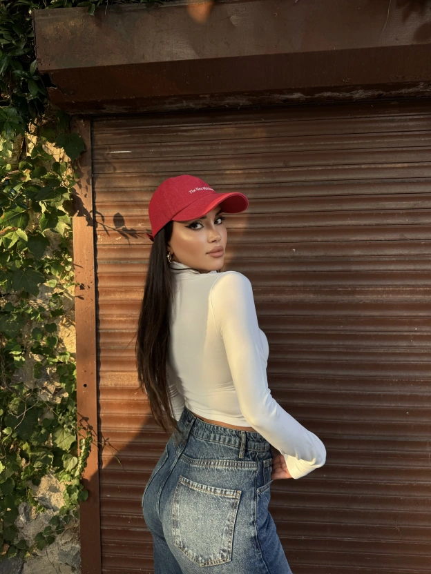 Beyaz Slim Fit Fermuarlı Body