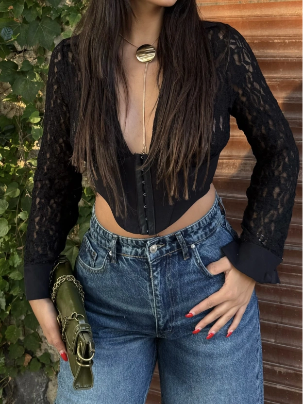Siyah Korse Detay Dantel Crop