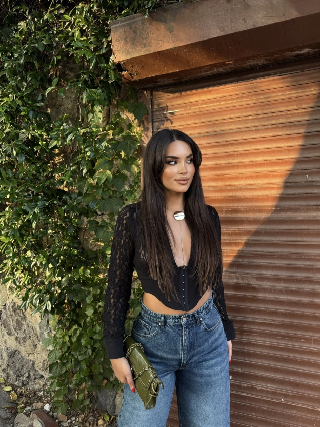 Siyah Korse Detay Dantel Crop