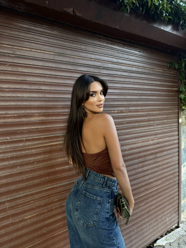 Kahverengi Degaje Yaka Boyun Aksesuarlı Bluz