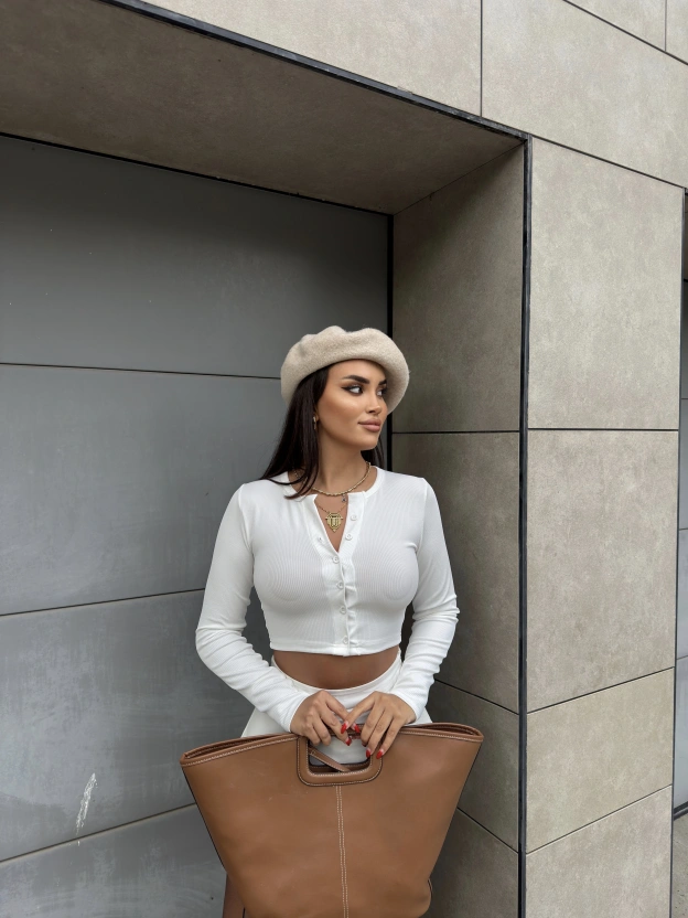 Beyaz Düğmeli Basic Crop