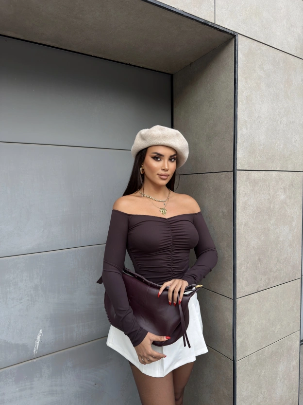 Kahverengi Madonna Yaka Drapeli Bluz