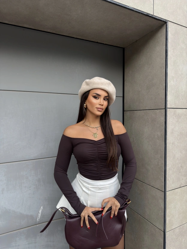 Kahverengi Madonna Yaka Drapeli Bluz