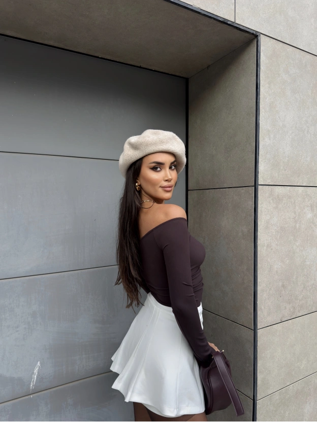 Kahverengi Madonna Yaka Drapeli Bluz