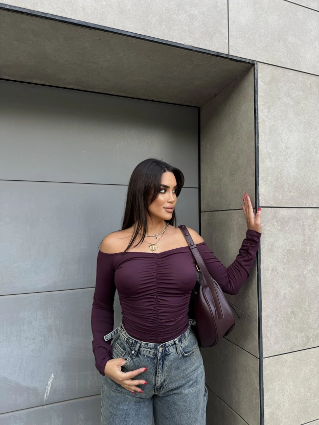 Mürdüm Madonna Yaka Drapeli Bluz