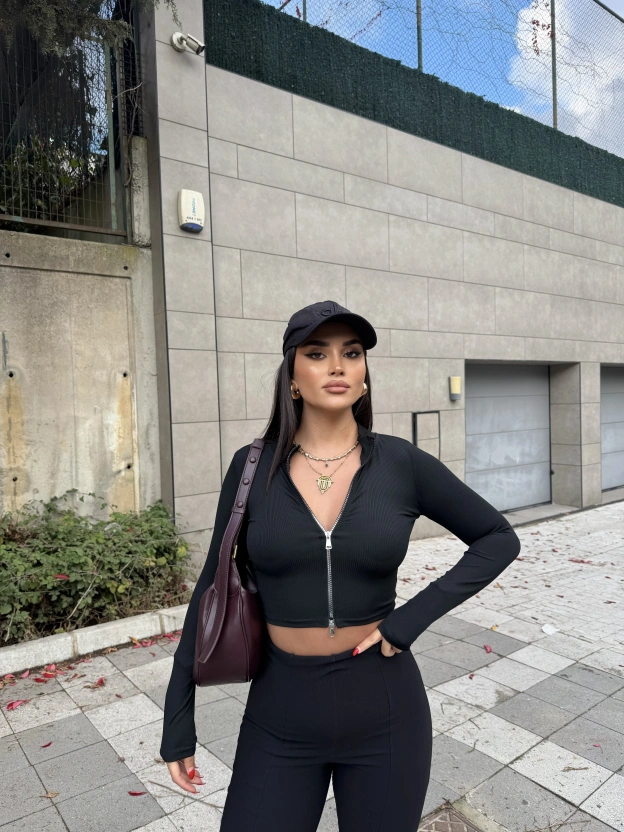 Siyah Çift Fermuarlı Crop Hırka