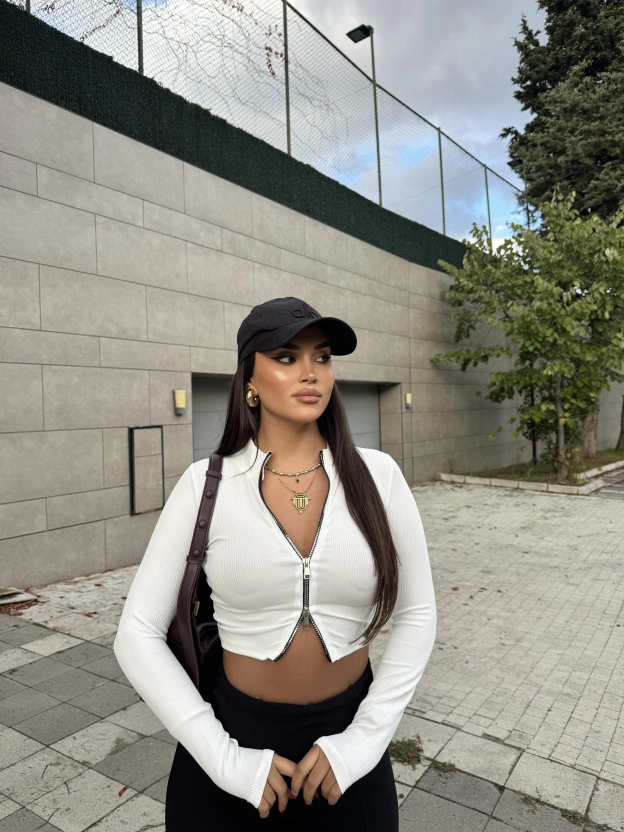 Beyaz Çift Fermuarlı Crop Hırka