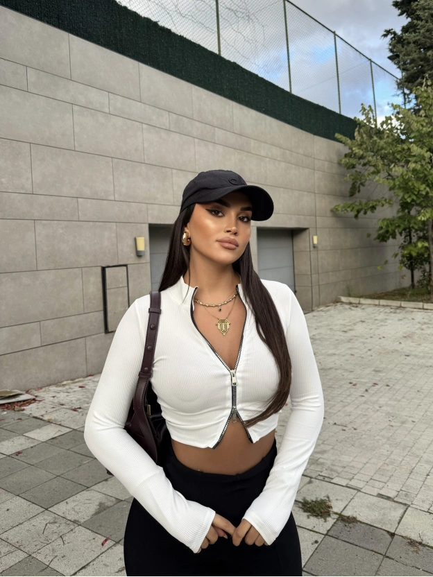 Beyaz Çift Fermuarlı Crop Hırka