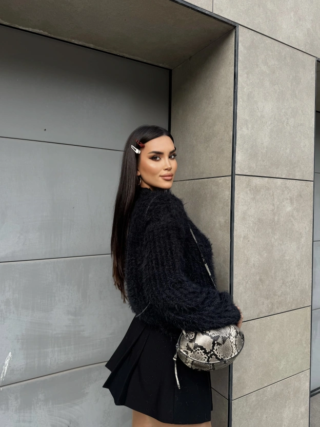 Siyah Bisiklet Yaka Yumoş Kazak