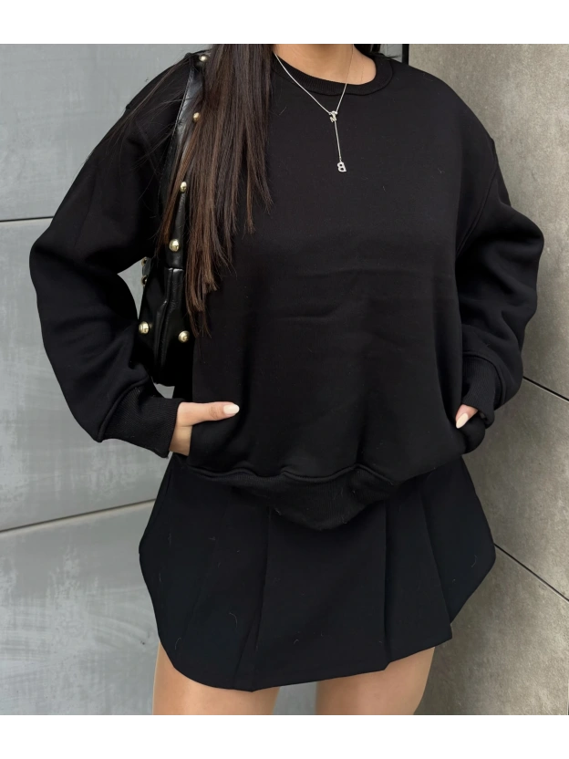 Siyah Bisiklet Yaka Cepli Sweatshirt