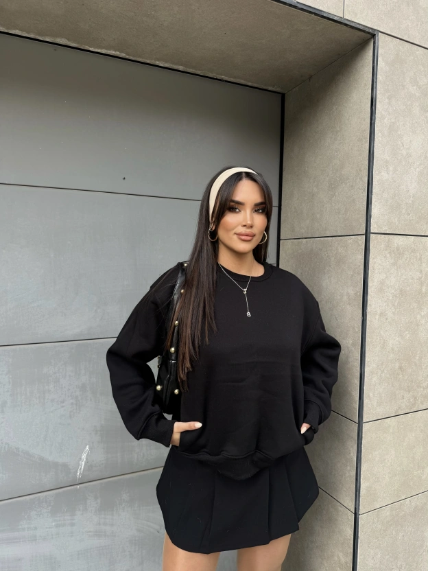 Siyah Bisiklet Yaka Cepli Sweatshirt