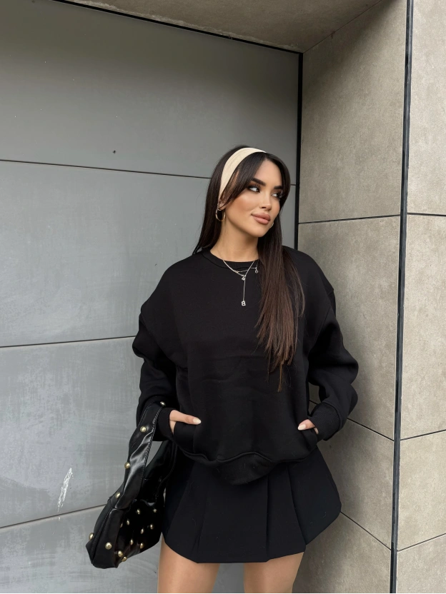 Siyah Bisiklet Yaka Cepli Sweatshirt