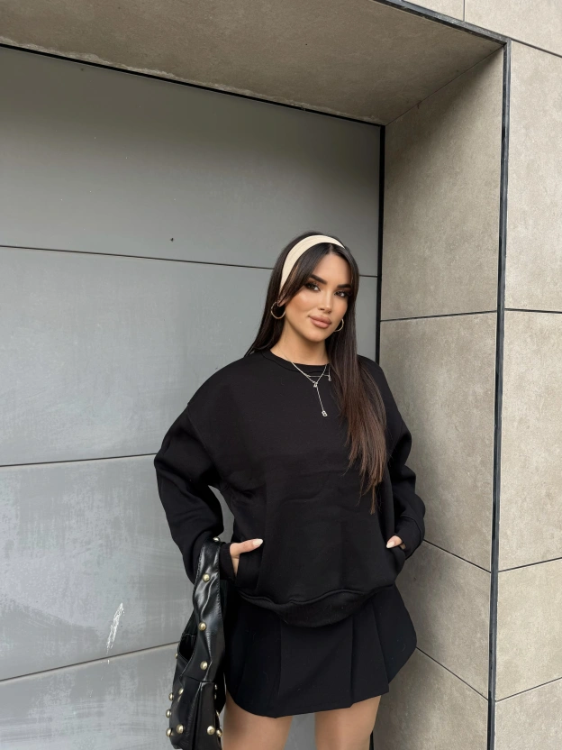 Siyah Bisiklet Yaka Cepli Sweatshirt