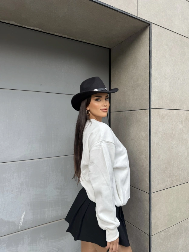 Beyaz Bisiklet Yaka Cepli Sweatshırt