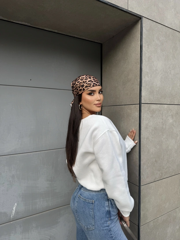 Beyaz Kayık Yaka Oversize Sweatshırt