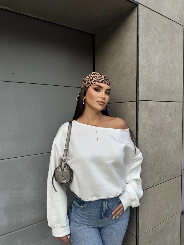 Beyaz Kayık Yaka Oversize Sweatshırt