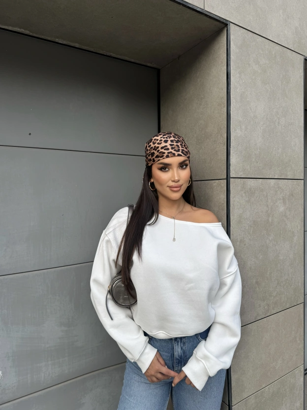 Beyaz Kayık Yaka Oversize Sweatshırt