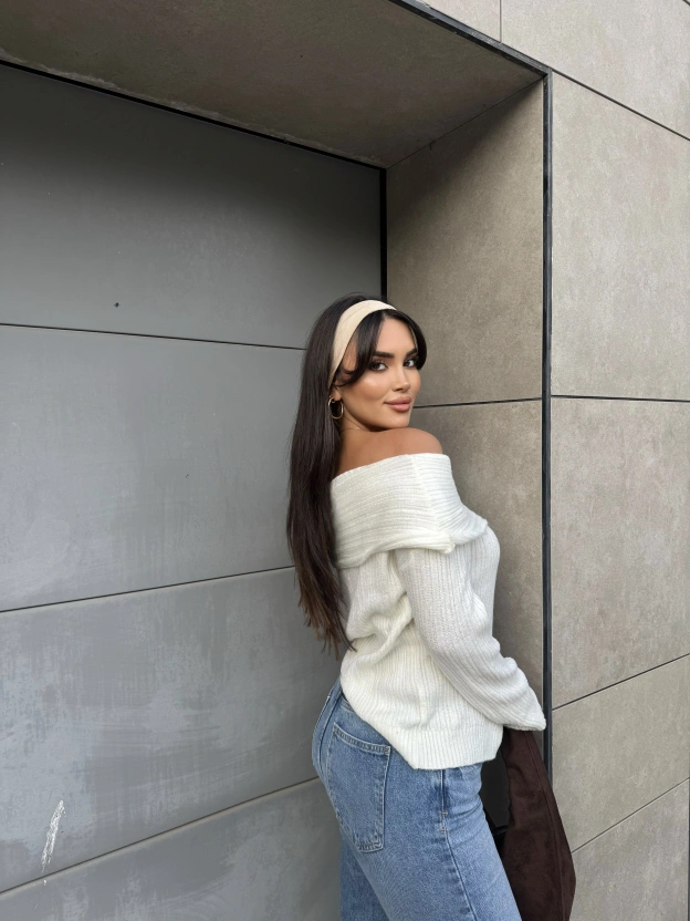 Beyaz Madonna Yaka Kazak