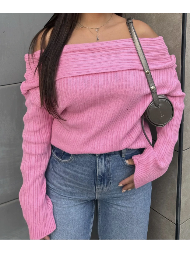 Pembe Madonna yaka Kazak