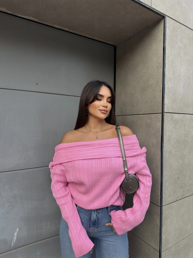 Pembe Madonna yaka Kazak