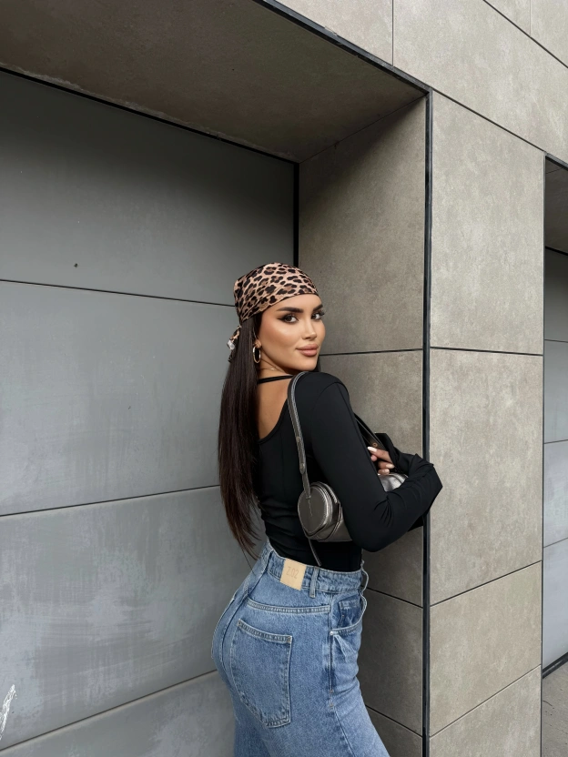 Siyah Sırt Bağlama İspanyol Kol Bluz