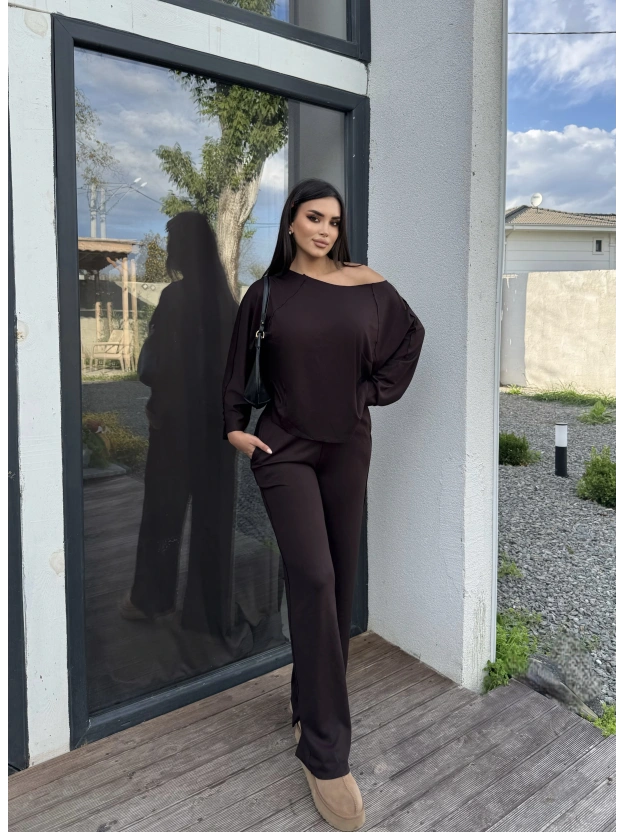 Kahverengi Kayık Yaka Modal Takım