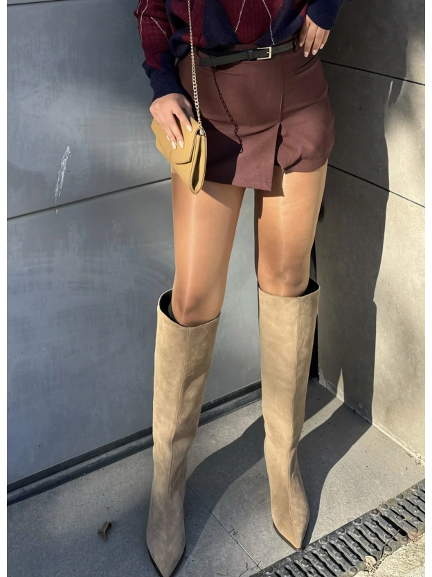 Kahverengi Yırtmaçlı Kemerli Şort Etek