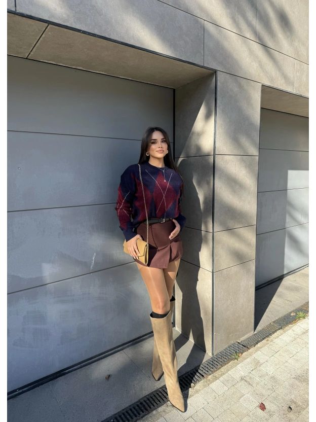 Kahverengi Yırtmaçlı Kemerli Şort Etek