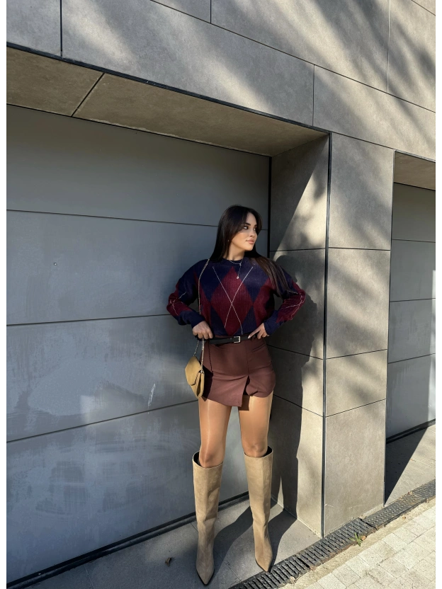 Kahverengi Yırtmaçlı Kemerli Şort Etek