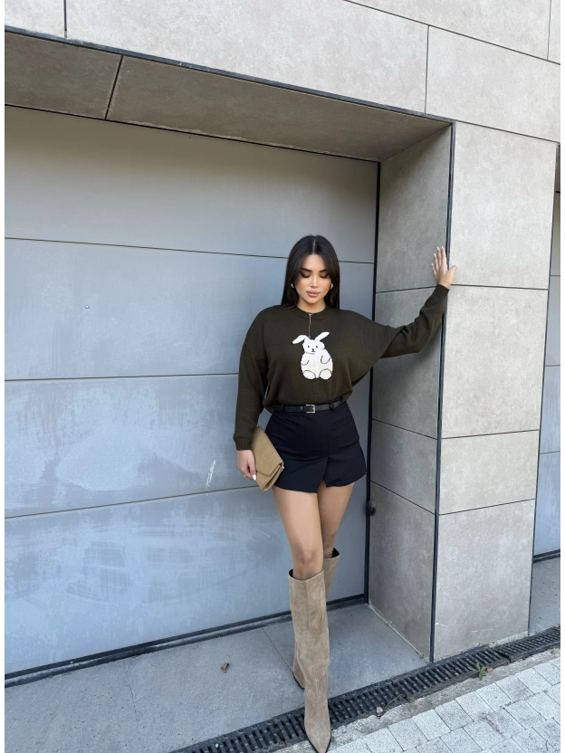 Siyah Yırtmaçlı Kemerli Şort Etek