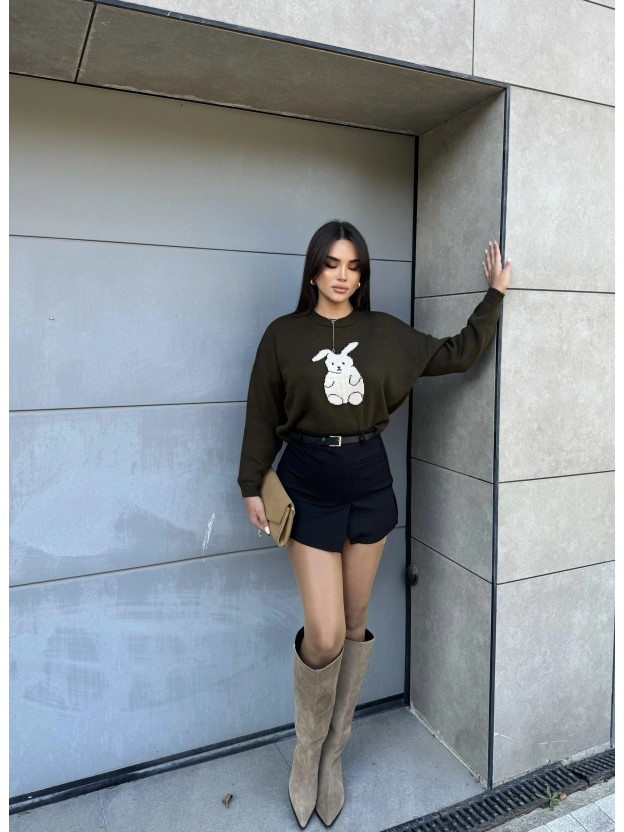 Siyah Yırtmaçlı Kemerli Şort Etek