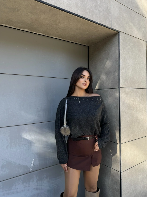 Antrasit Yumoş Kayık Yaka Tasarım Bluz