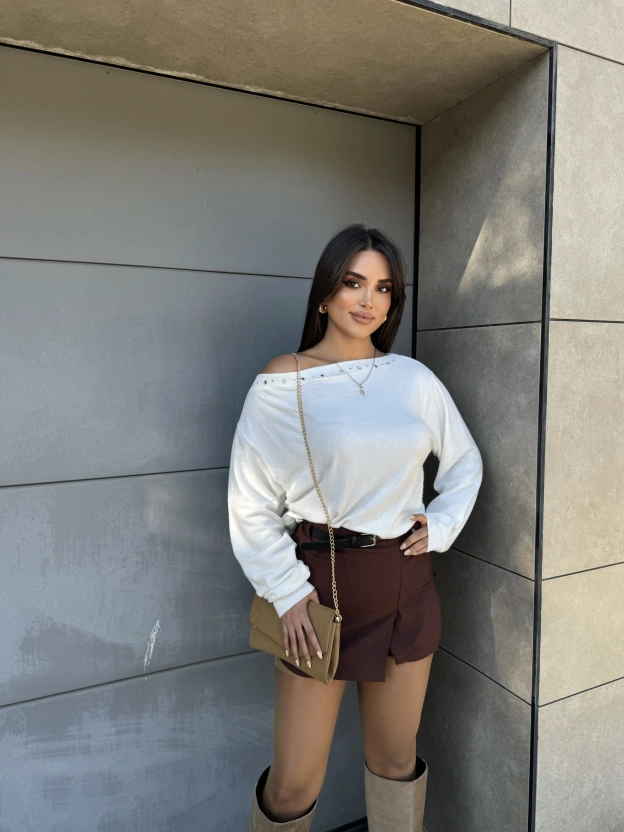 Beyaz Yumoş Kayık Yaka Tasarım Bluz