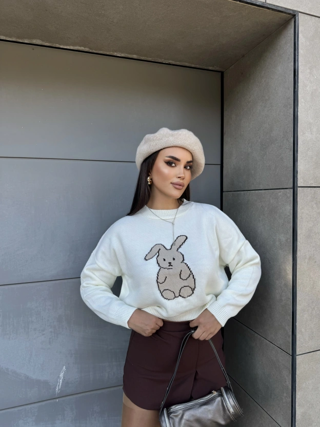 Beyaz Tavşan Desenli Kazak