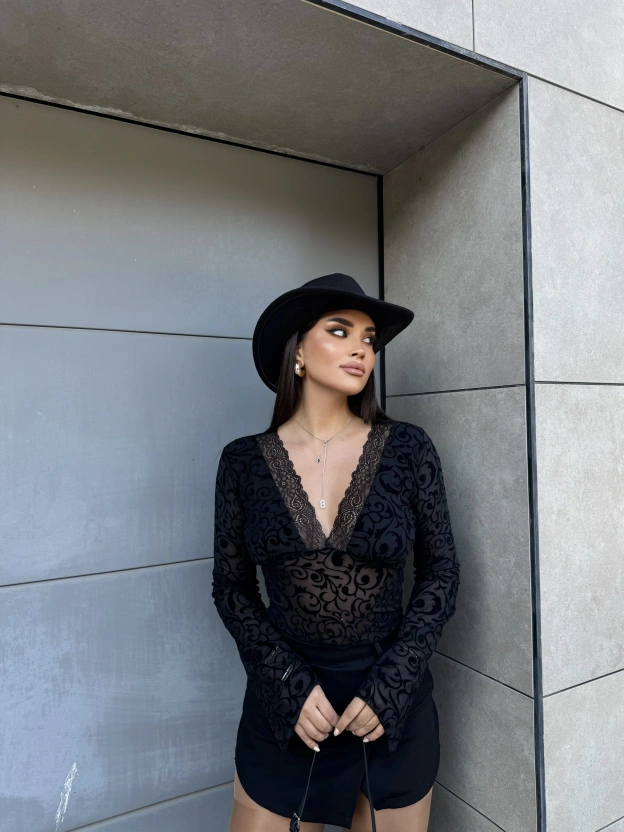 Siyah Güpürlü Transparan Bluz