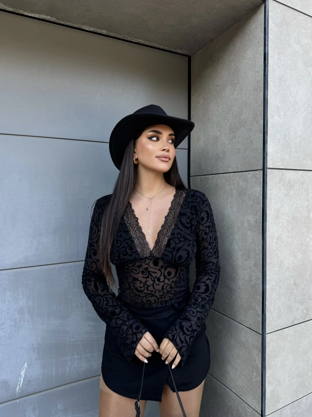 Siyah Güpürlü Transparan Bluz