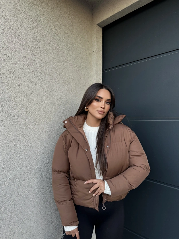 Kahverengi Kapüşonlu Şişme Mont