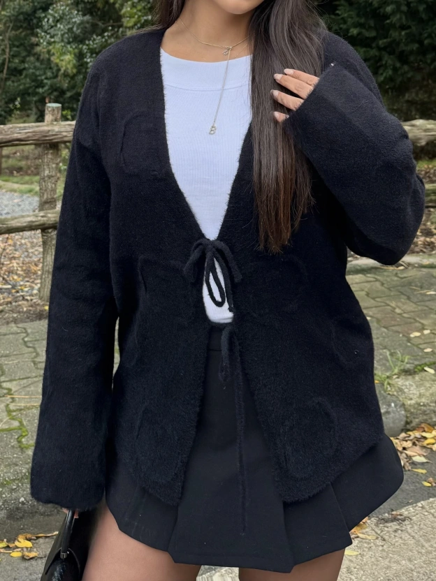 Siyah Bağlamalı Yumoş Kazak