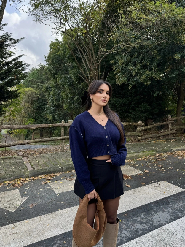 Lacivert Sırt Baskılı Crop Hırka