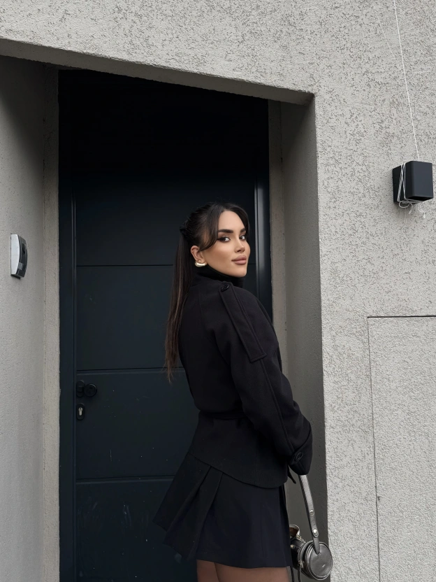 Siyah Dik Yaka Kaşe Mont