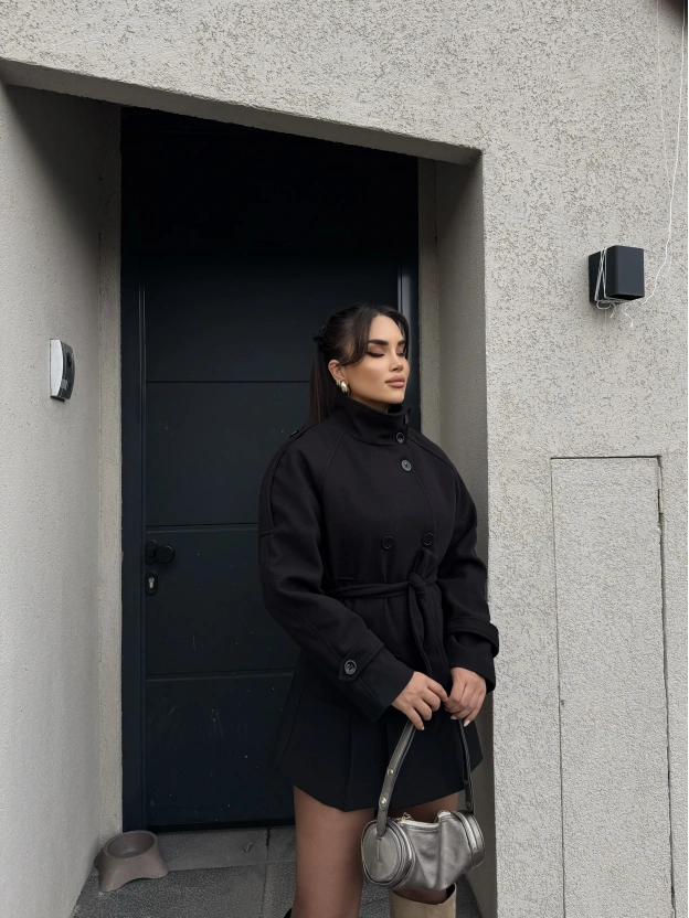 Siyah Dik Yaka Kaşe Mont