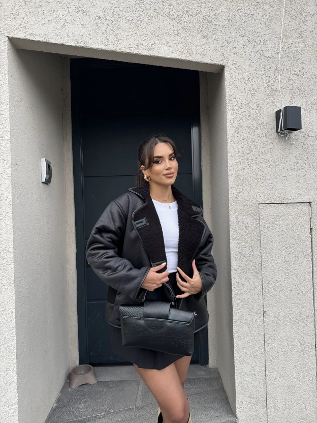 Siyah Lamine Peluş Mont