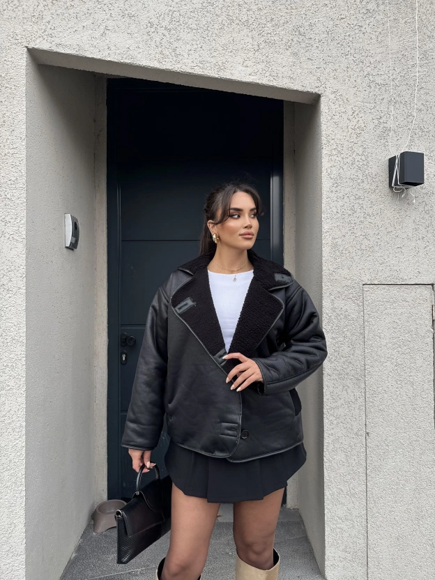 Siyah Lamine Peluş Mont