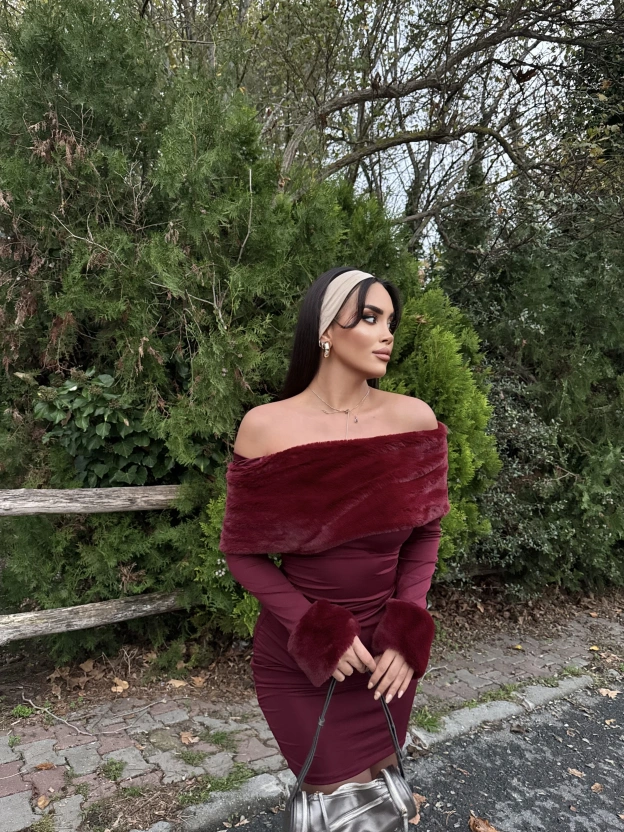 Bordo Kürklü Madonna Yaka Elbise