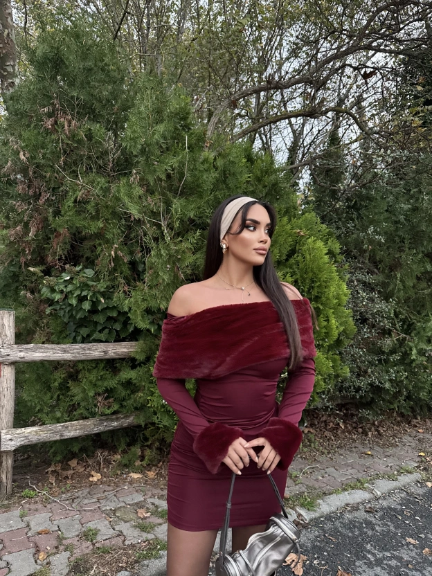 Bordo Kürklü Madonna Yaka Elbise