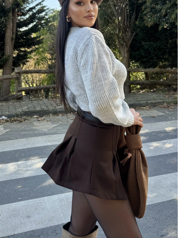 Kahverengi Pileli Kemerli Şort Etek