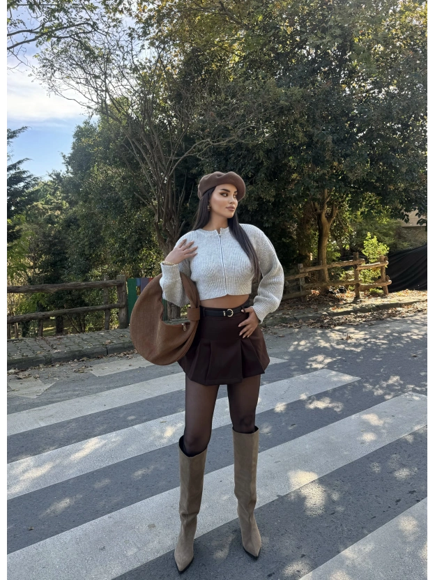 Kahverengi Pileli Kemerli Şort Etek