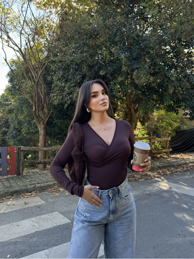 Kahverengi Kruvaze Yaka Bodysuit