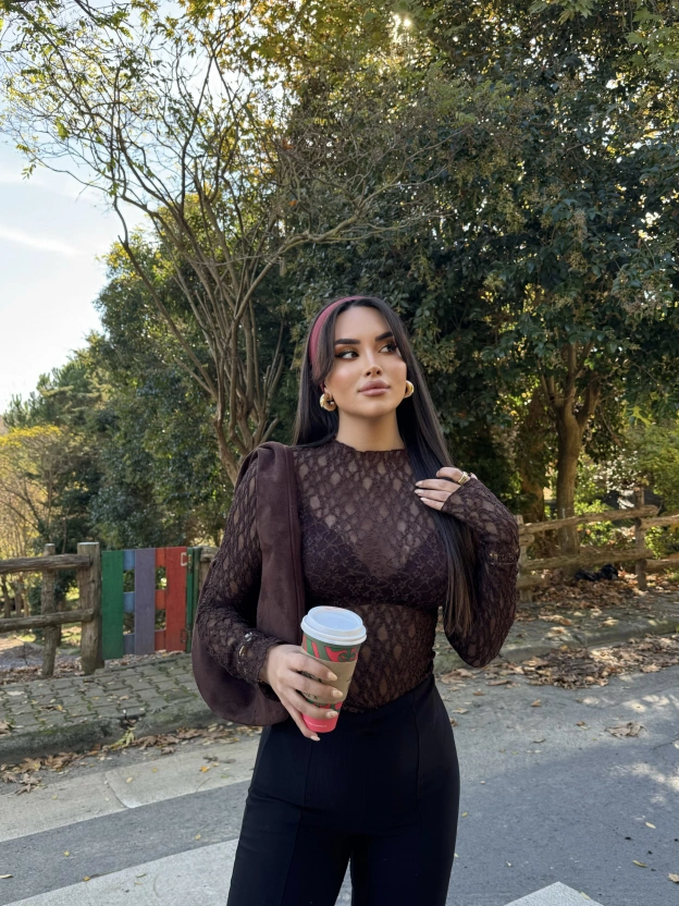 Kahverengi Bürümcük Dantel Detay Bluz