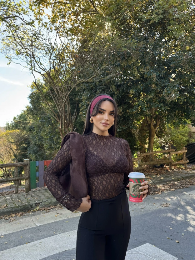 Kahverengi Bürümcük Dantel Detay Bluz